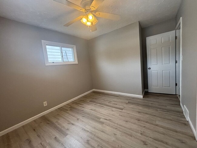 Building Photo - 3 Bedroom Single Family Home