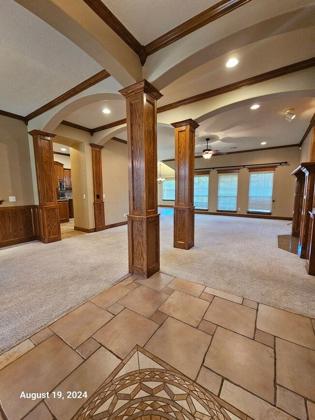 Building Photo - 3 (Bed)/2.5 (Bath) w/ Storm Shelter and Po...