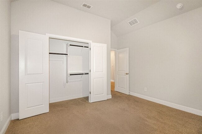 Building Photo - 3032 Lionsgate Dr