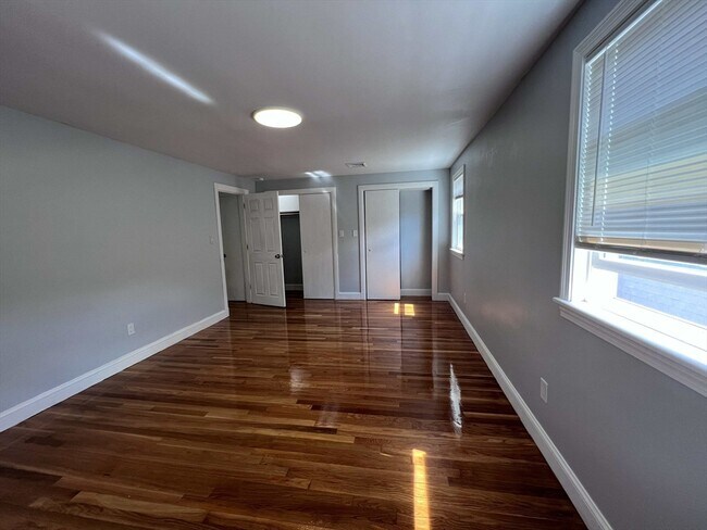 Building Photo - 16 Magdala St