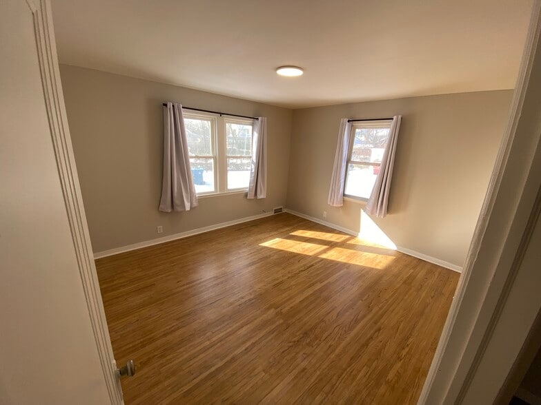 Building Photo - 4324 France Ave S