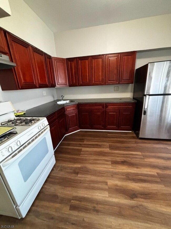 Building Photo - 203 Lawrence St