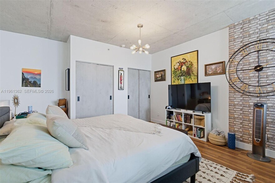 Building Photo - 690 SW 1st Ct