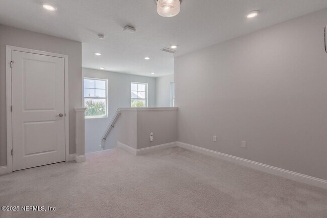 Building Photo - 348 Clifton Bay Lp