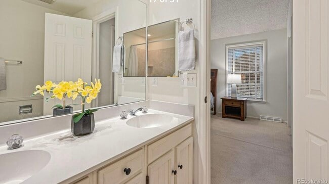 Building Photo - 7542 S Cove Cir