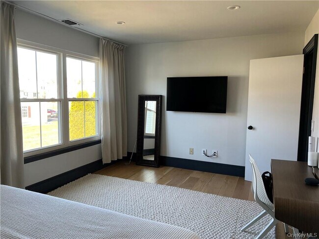 Building Photo - 255 Homestead Village Dr