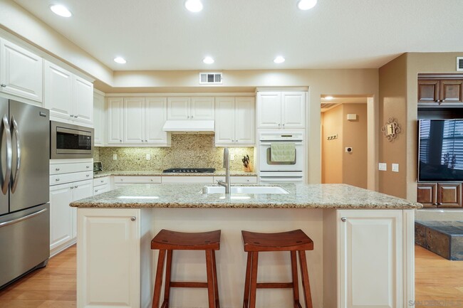 Building Photo - 43 Topanga