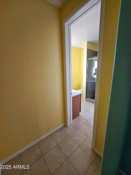 Building Photo - 3216 S Cottonwood Dr