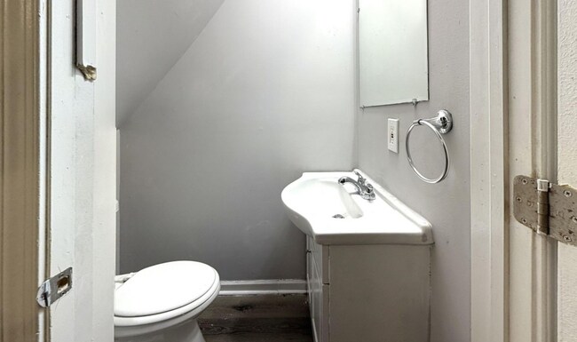 Building Photo - 5820 Belmar St
