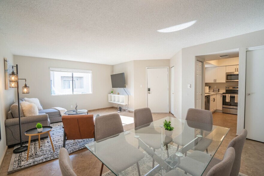 Building Photo - 8550 E McDowell Rd