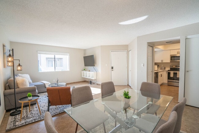 Building Photo - 8550 E McDowell Rd