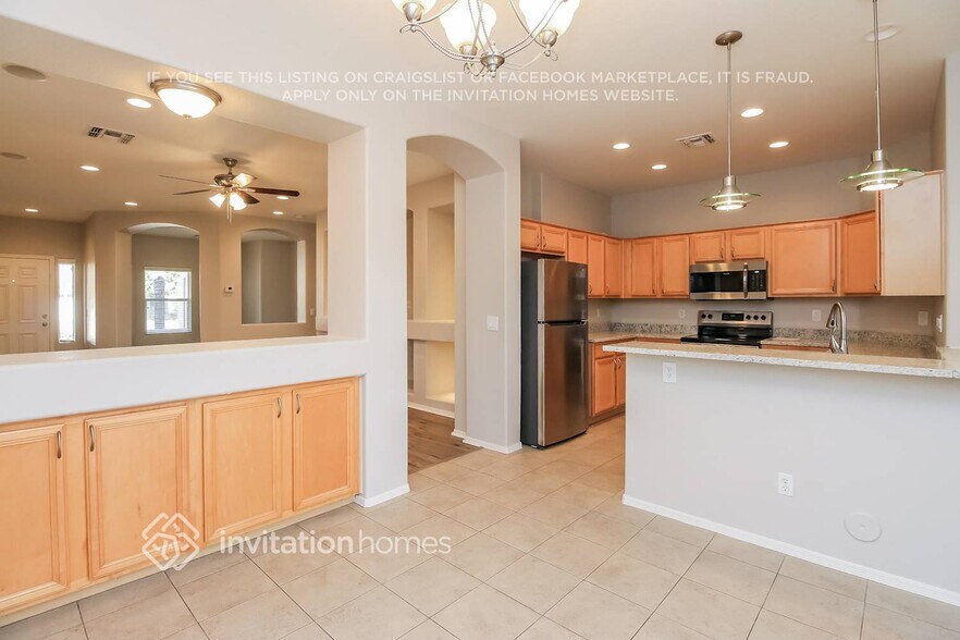 Building Photo - 3677 E Remington Dr