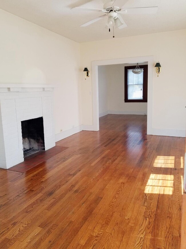 Building Photo - 1509 Troupe St