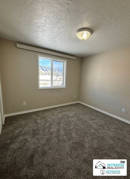Building Photo - 180 Scrub Oak Dr