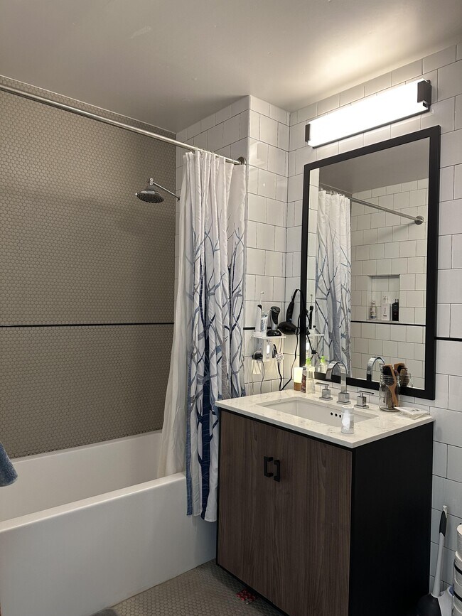 Building Photo - 4428 Purves St