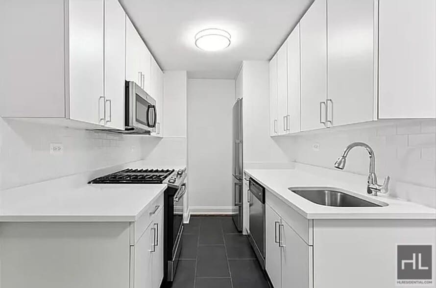 Building Photo - East 89th STREET
