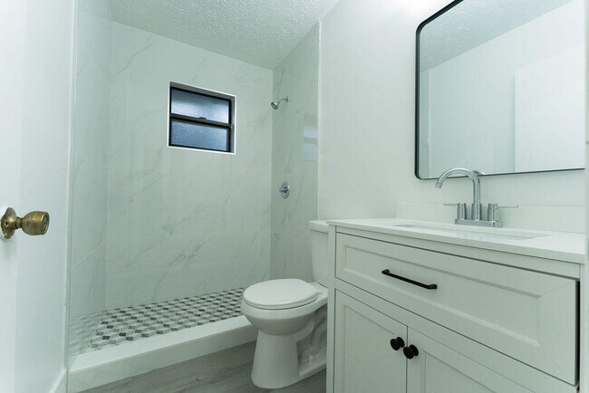 Building Photo - 1181 SW Sarto Ln