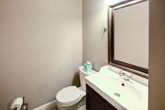 Building Photo - Welcome to the Baynard House; Elegant, Spacious & Bright Showing- Coming Soon