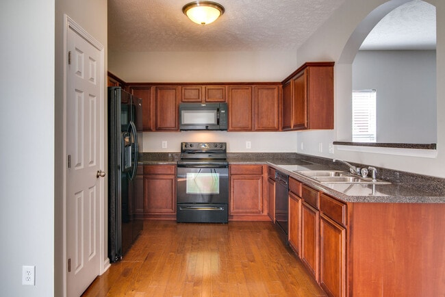 Building Photo - 3 BR/2.5 BA Villas at Concord Place Townho...