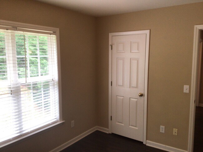 Building Photo - 423 Harvest Pine Road