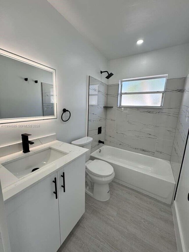 Building Photo - 1401 NW 45th St