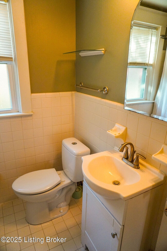 Building Photo - 1747 Harvard Dr