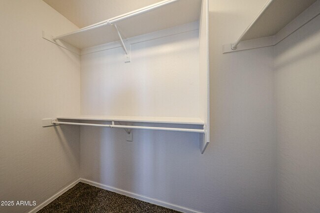 Building Photo - 5318 W Shumway Farm Rd