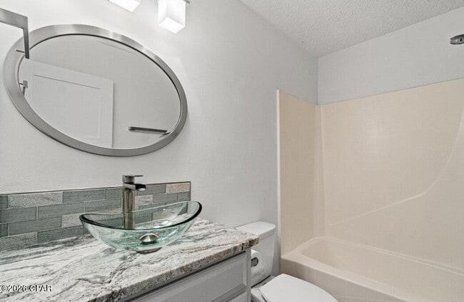 Building Photo - 421 Oleander Cir