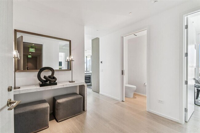 Building Photo - 1000 Water St