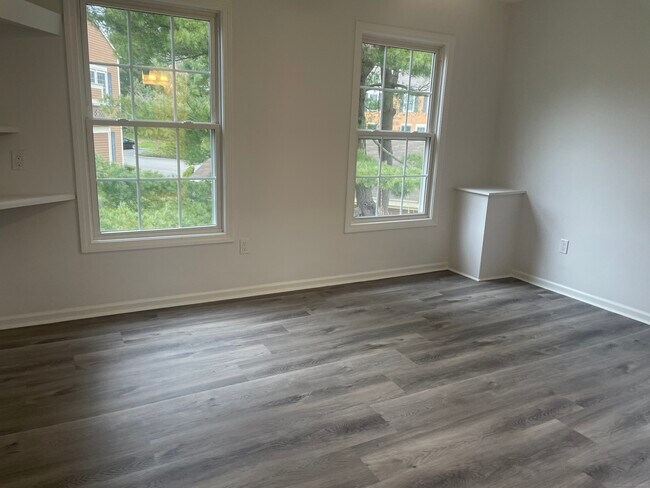 Building Photo - 173 Foxbridge Village Rd