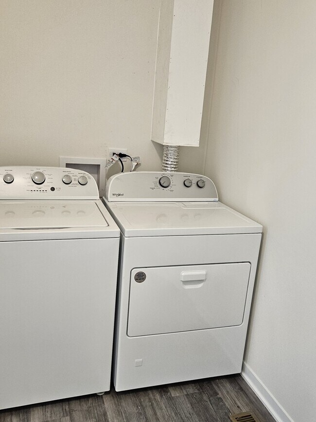 Building Photo - 31 Apollo Ct