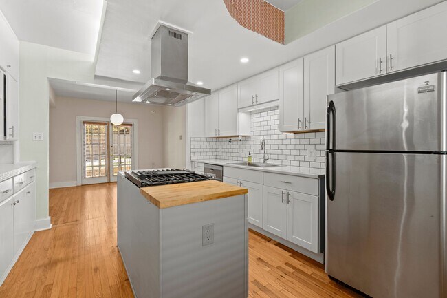 Building Photo - 526 Pershing Ave