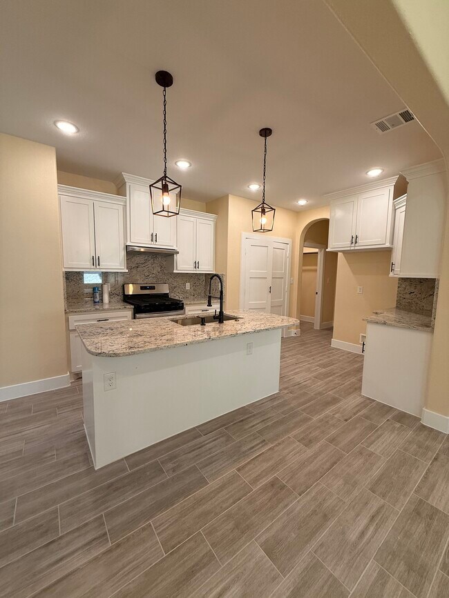 Building Photo - 14844 Coaltown Rd