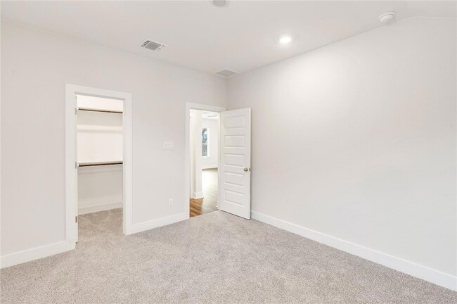 Building Photo - 2216 Bellisa Vis Dr