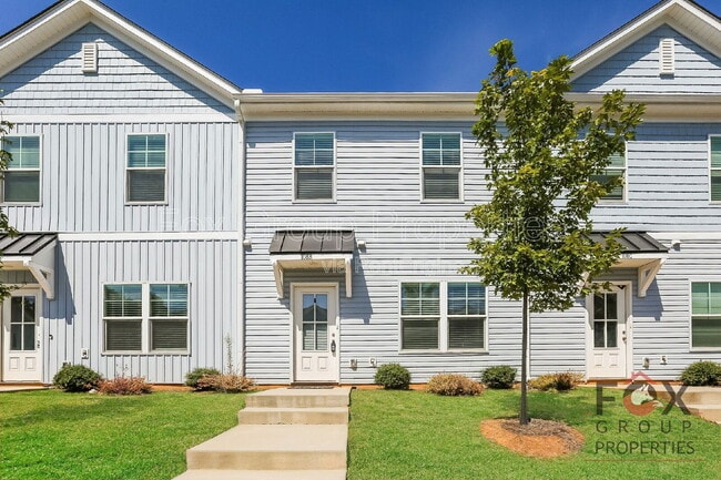 Building Photo - 108 Dogwood Village Trl
