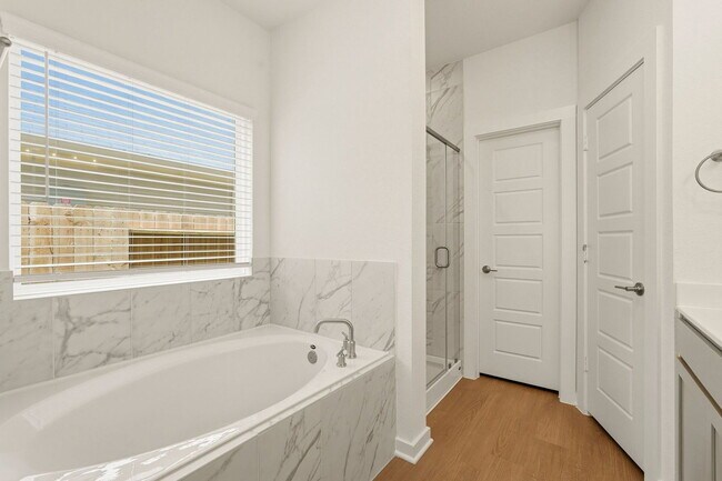 Building Photo - 32503 Midsummer Dr