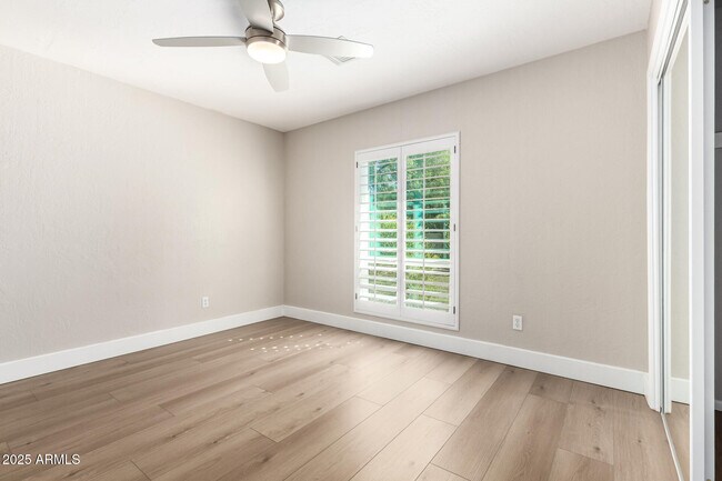 Building Photo - 12641 N 70th Pl