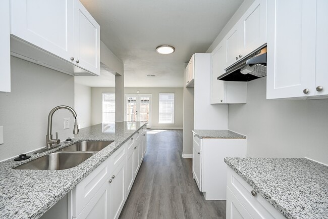 Building Photo - 6514 Kentwick Dr