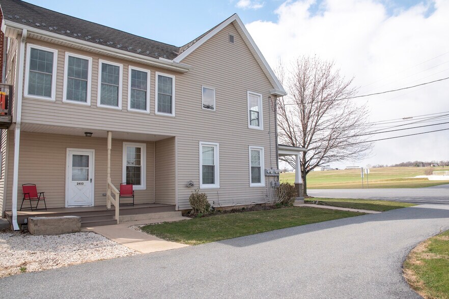 Building Photo - 2493 Mount Joy Rd