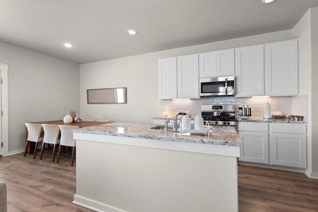 Building Photo - 1530 McKinney Dr