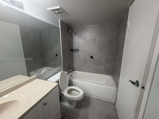 Building Photo - 7601 E Treasure Dr