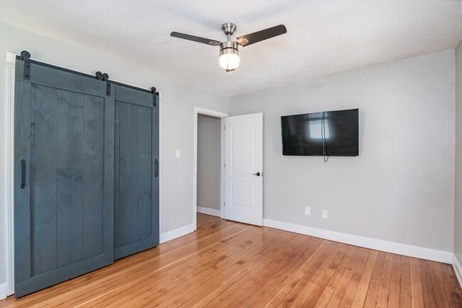 Building Photo - 30 Sunnymeade Ave