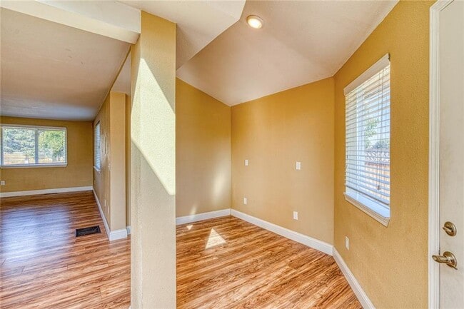 Building Photo - 296 Hartt Hill Dr