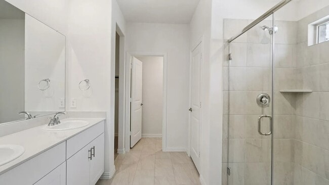 Building Photo - 710 Edgehurst Dr