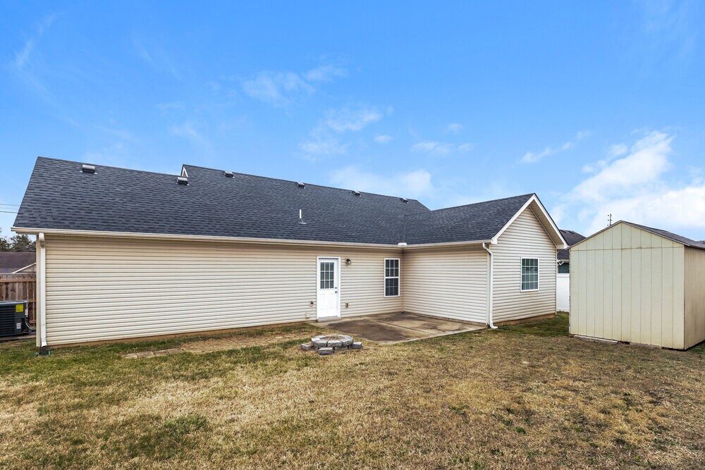 Building Photo - 718 Wildwood Dr