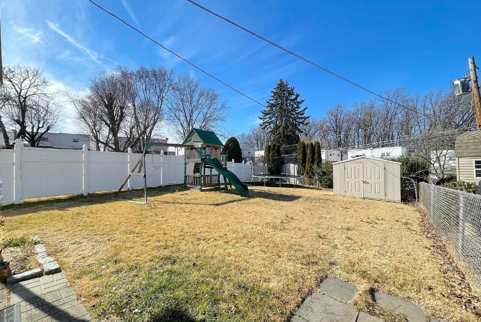 Backyard - 8708 Hargrave St