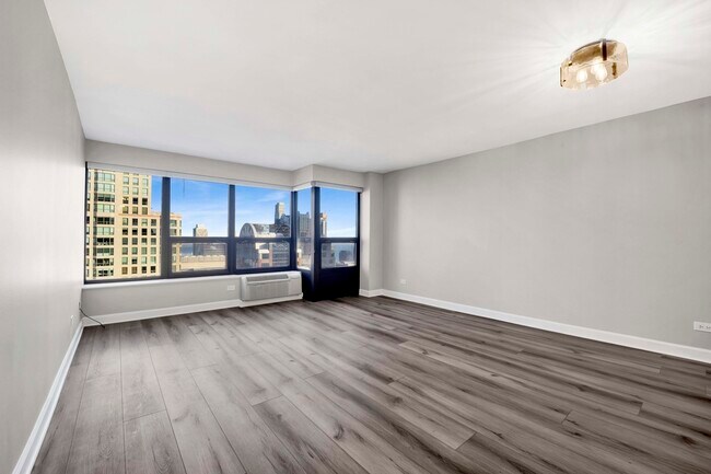 Building Photo - 30 E Huron St