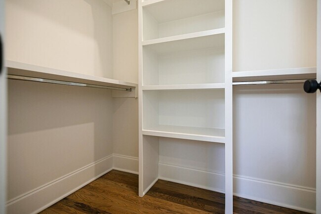 Building Photo - 3013 Long Br Cir