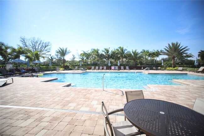 Building Photo - 8293 Cadre Noir Rd