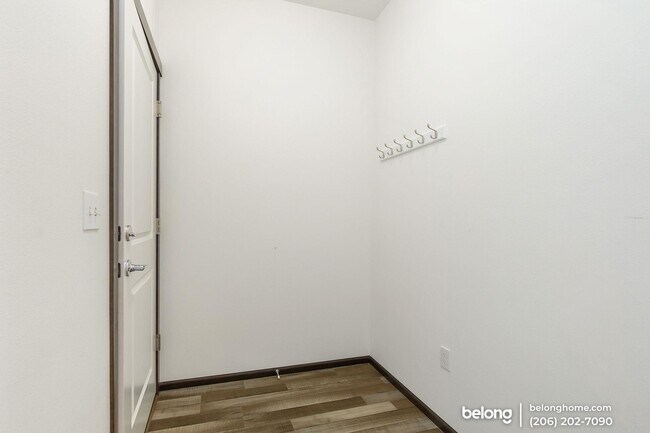 Building Photo - 12010 27th Ct S